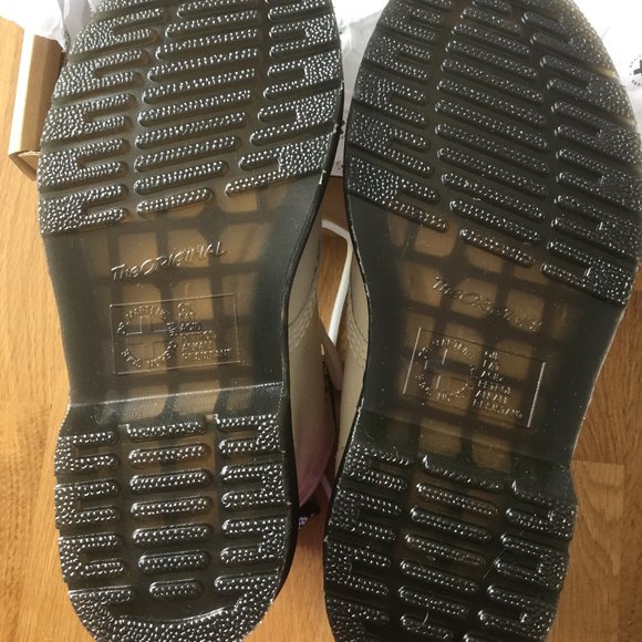 Dr. Martens new in box White size women's 5 - Picture 7 of 10